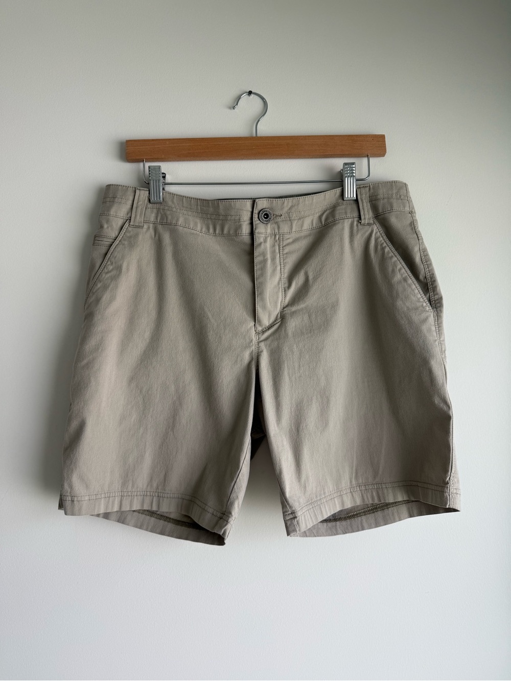 KÜHL Resistor Lite Chino Shorts Men’s 33 Khaki